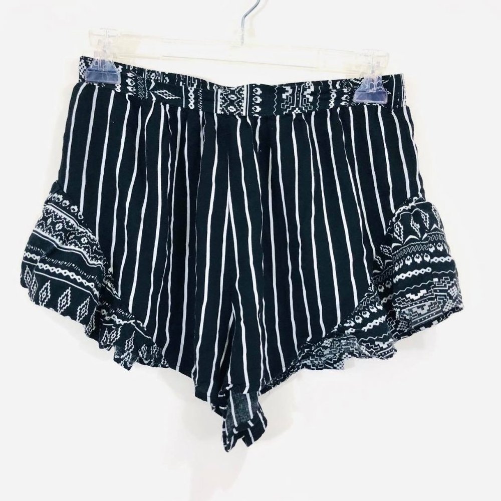 Paper Heart Womans Sz 10 Shorts Black White Stripe